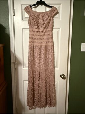 Tadashi Shoji Dusty Pink/Mauve Lace Gown Dress